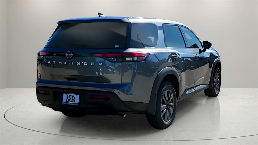 new 2024 Nissan Pathfinder car, priced at $30,000