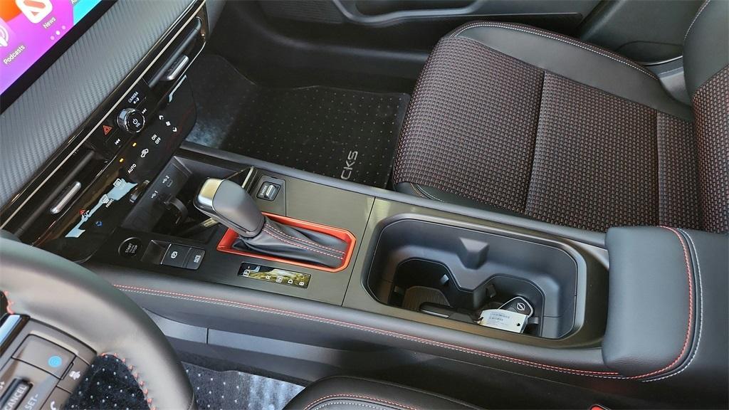 new 2025 Nissan Kicks car, priced at $28,984