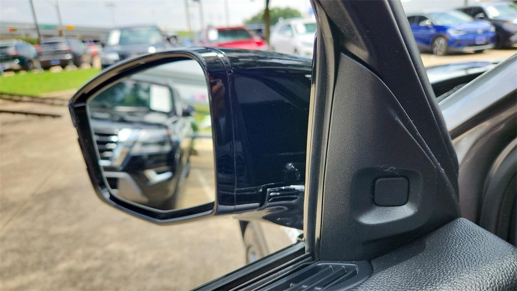 used 2023 Acura MDX car, priced at $43,987
