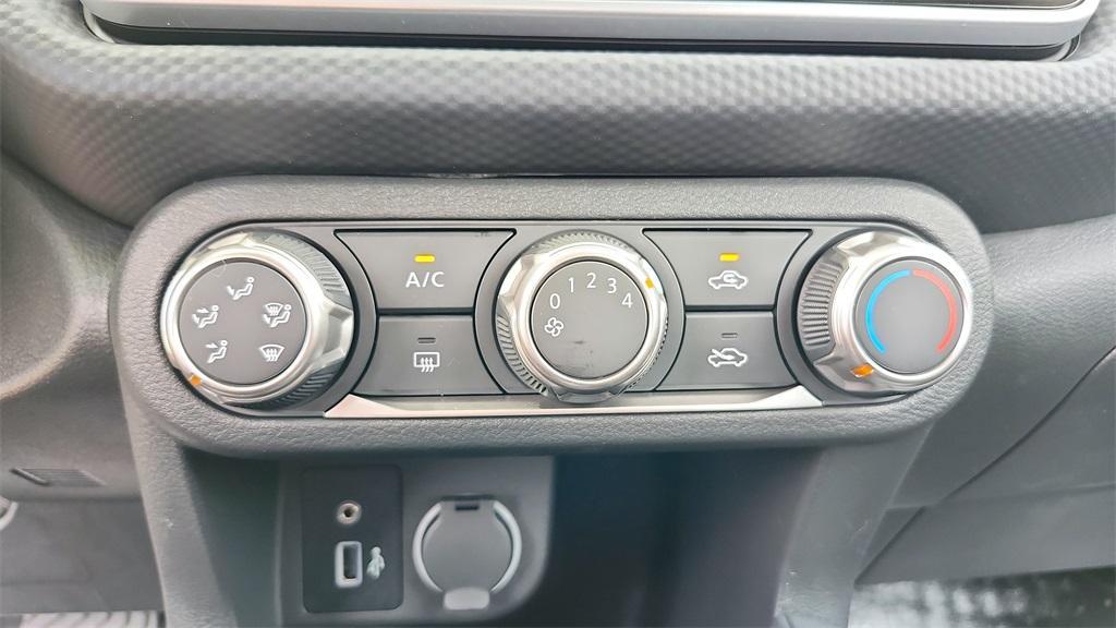 new 2025 Nissan Kicks Play car, priced at $21,657