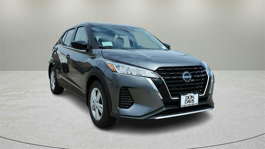 new 2025 Nissan Kicks Play car, priced at $21,657