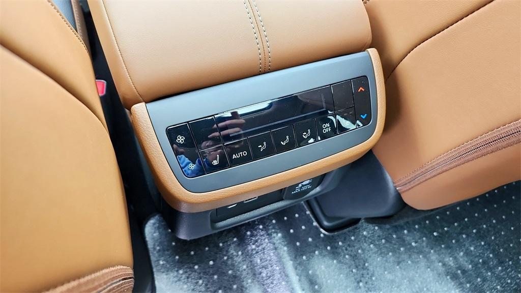 new 2025 Nissan Pathfinder car, priced at $45,290