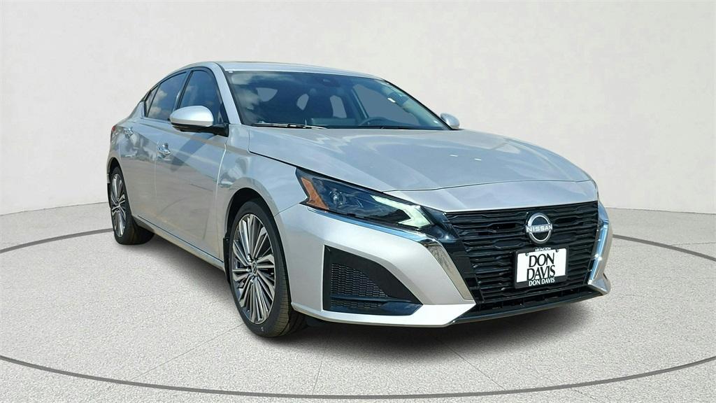new 2025 Nissan Altima car, priced at $31,181