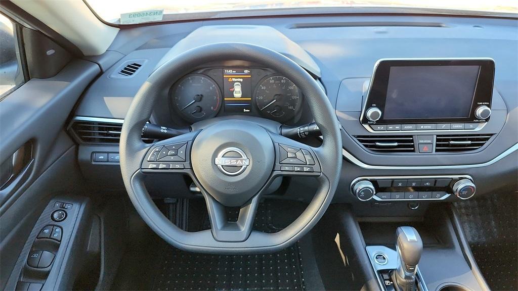 new 2025 Nissan Altima car, priced at $25,789