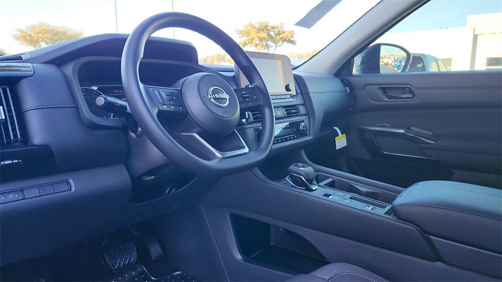 new 2025 Nissan Pathfinder car, priced at $33,641