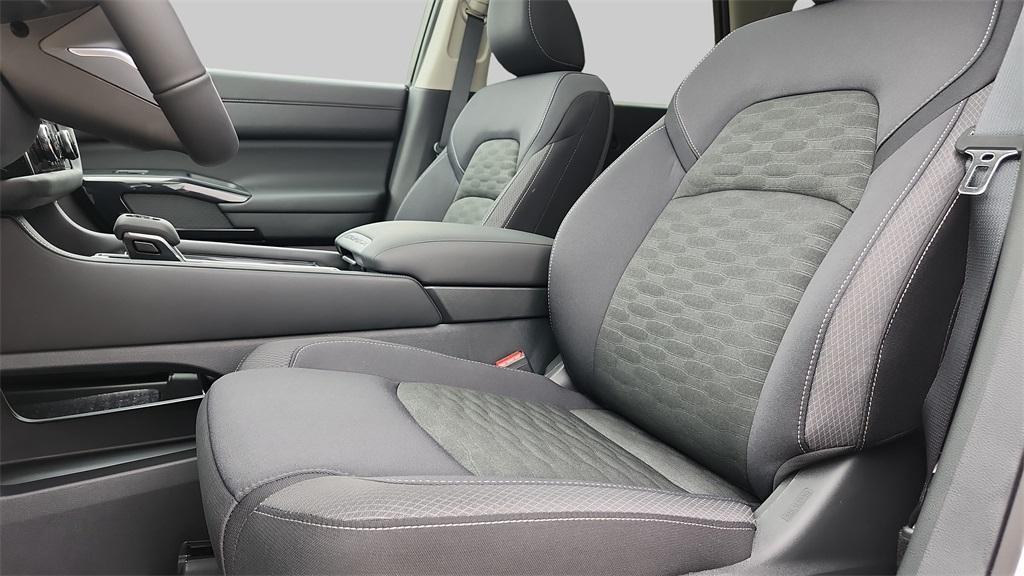 new 2025 Nissan Pathfinder car, priced at $36,274