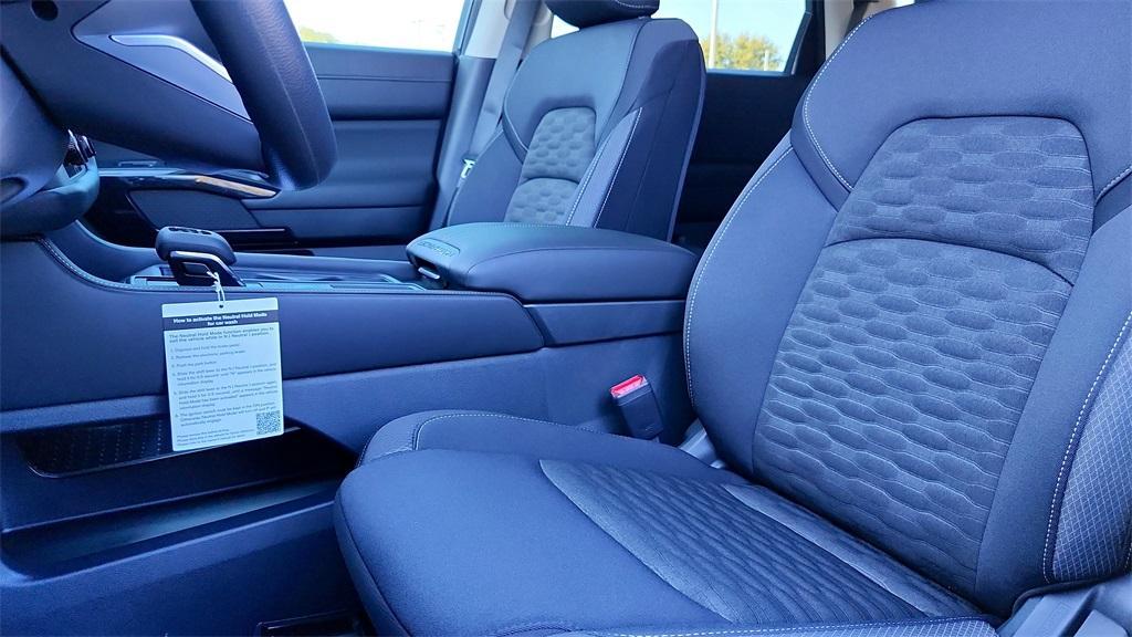 new 2025 Nissan Pathfinder car, priced at $35,193