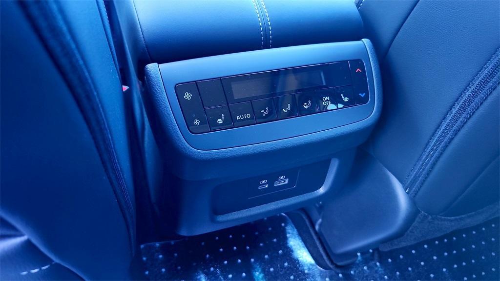 new 2025 Nissan Pathfinder car, priced at $41,116