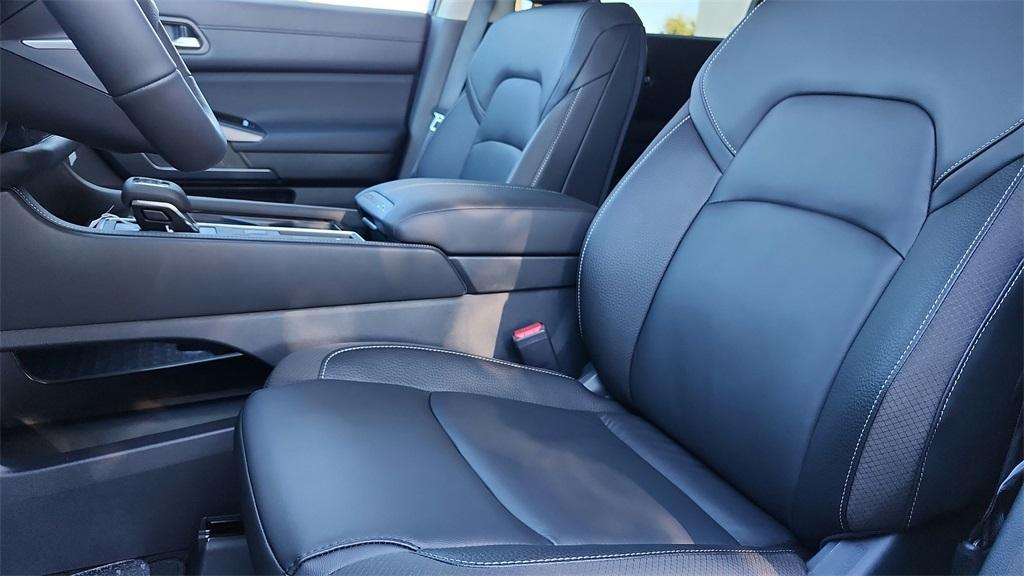 new 2025 Nissan Pathfinder car, priced at $41,202