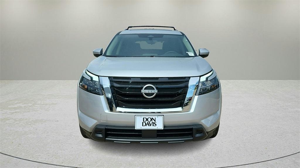 new 2025 Nissan Pathfinder car, priced at $39,414