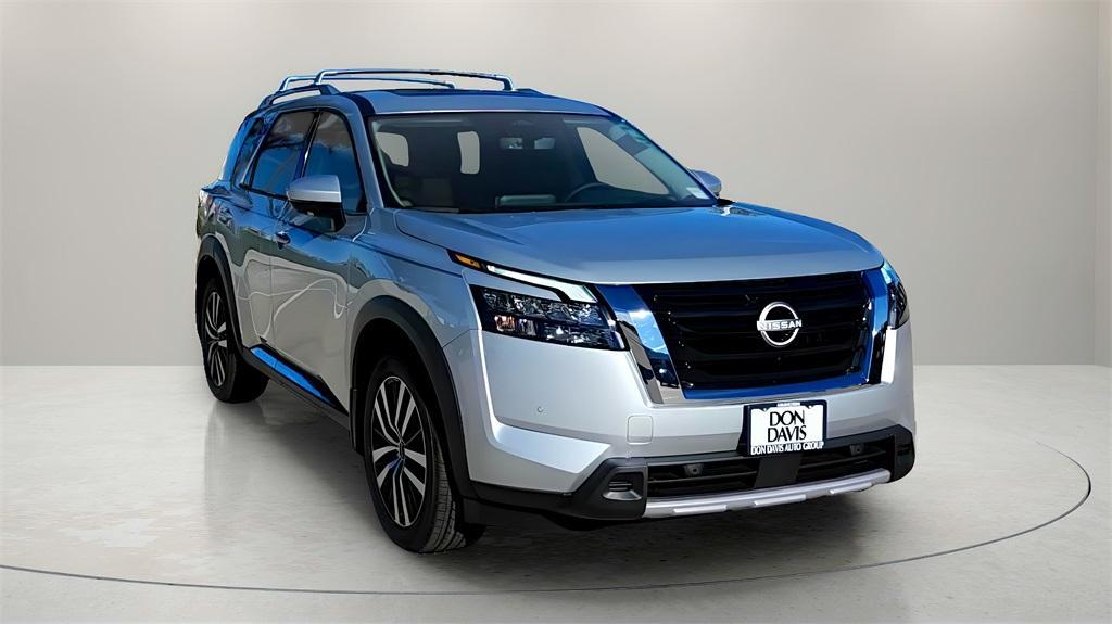 new 2025 Nissan Pathfinder car, priced at $48,261