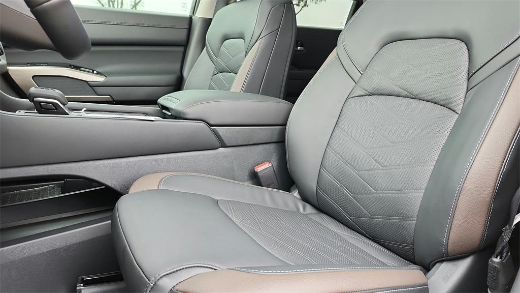 new 2025 Nissan Pathfinder car, priced at $48,261