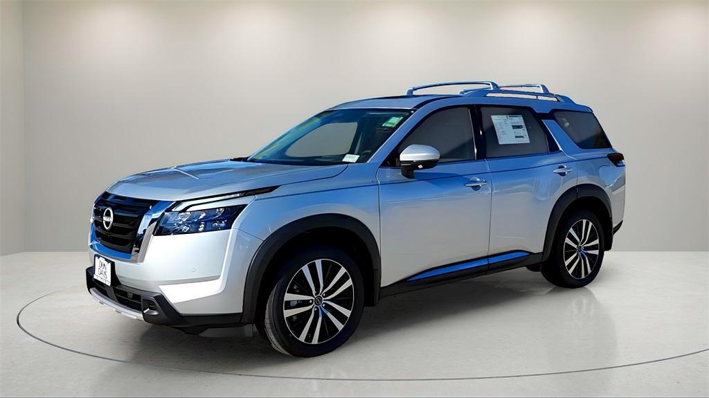 new 2025 Nissan Pathfinder car, priced at $48,261