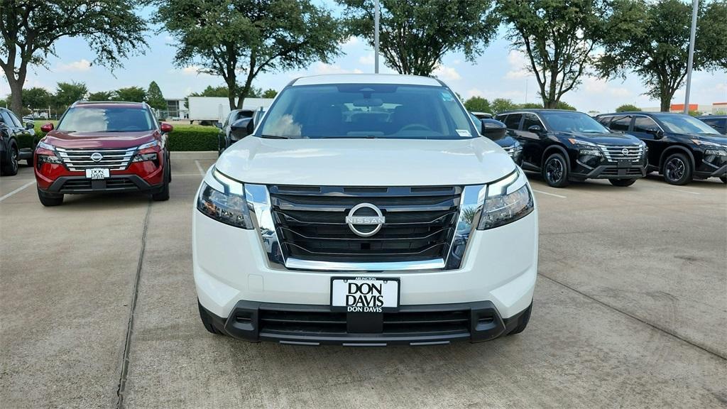 new 2025 Nissan Pathfinder car, priced at $33,536