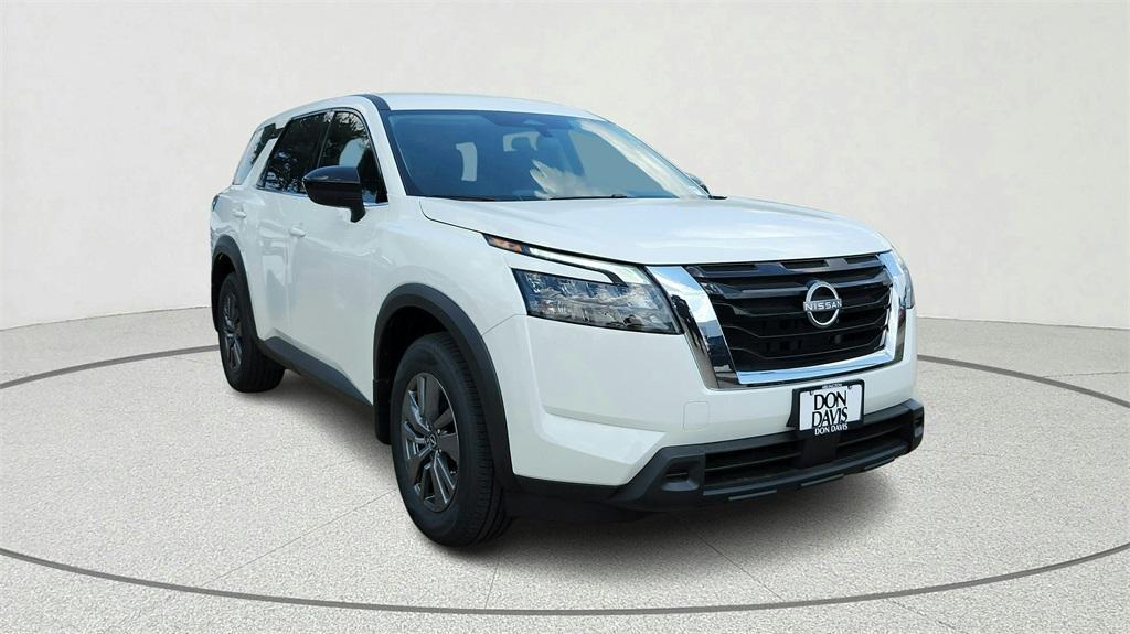 new 2025 Nissan Pathfinder car, priced at $33,536