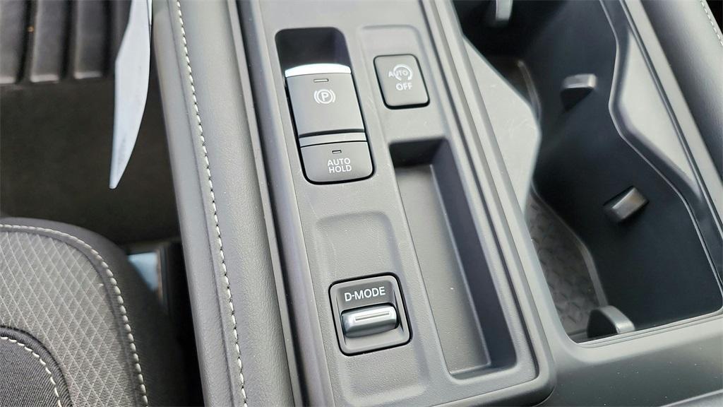 new 2025 Nissan Pathfinder car, priced at $33,536