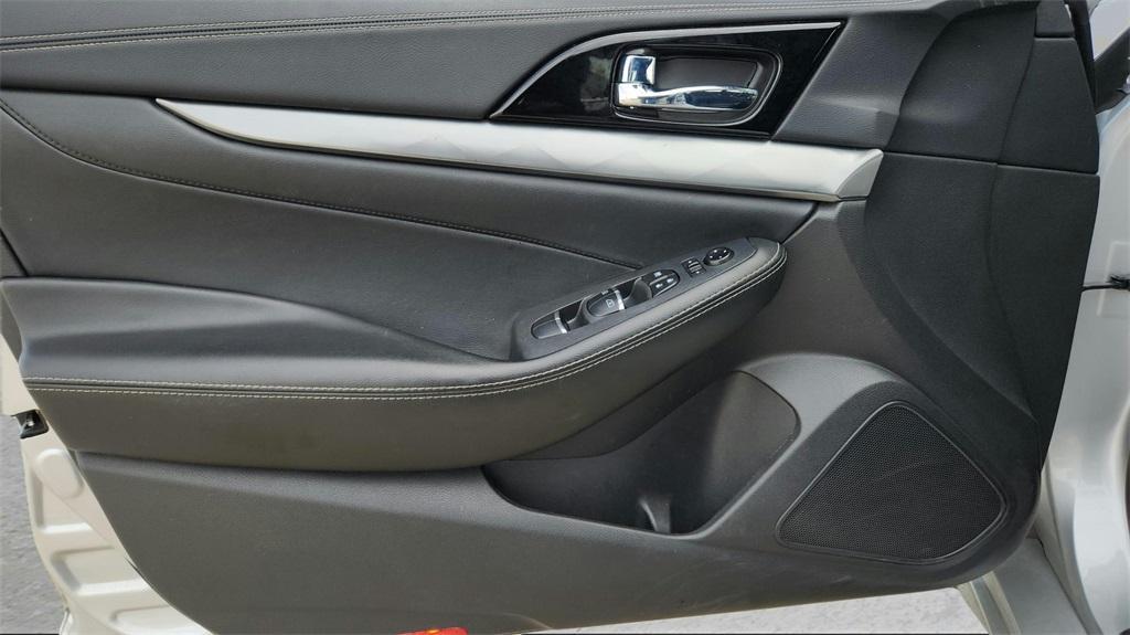 used 2023 Nissan Maxima car, priced at $23,602