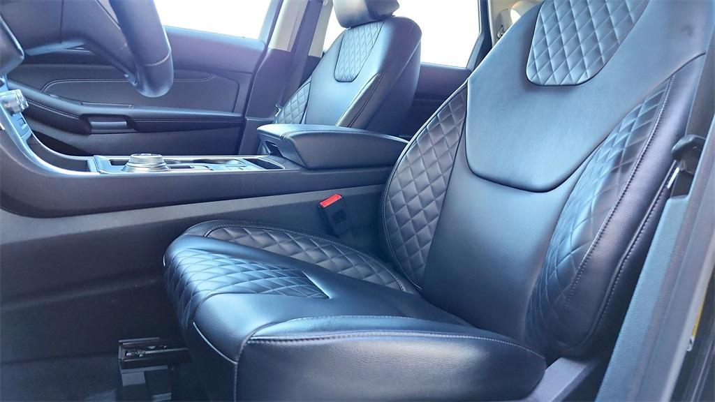 used 2024 Ford Edge car, priced at $28,913