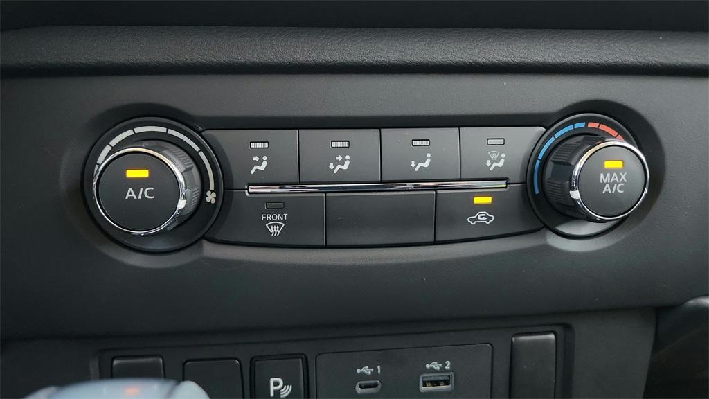 new 2025 Nissan Frontier car, priced at $46,807