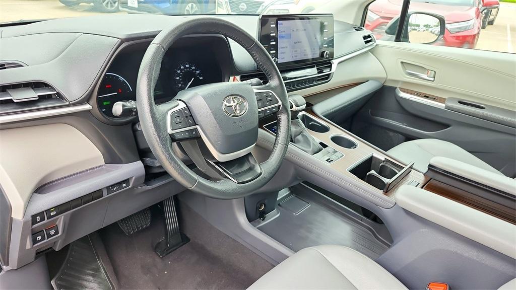 used 2023 Toyota Sienna car, priced at $39,971