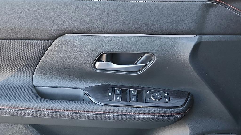 new 2025 Nissan Kicks car, priced at $30,711