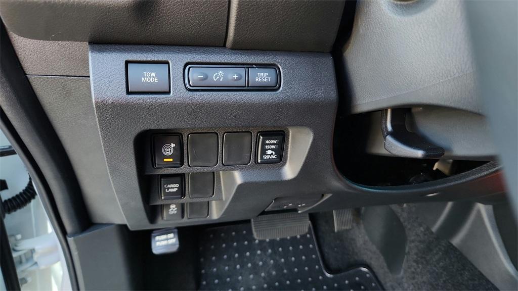 new 2025 Nissan Frontier car, priced at $40,063