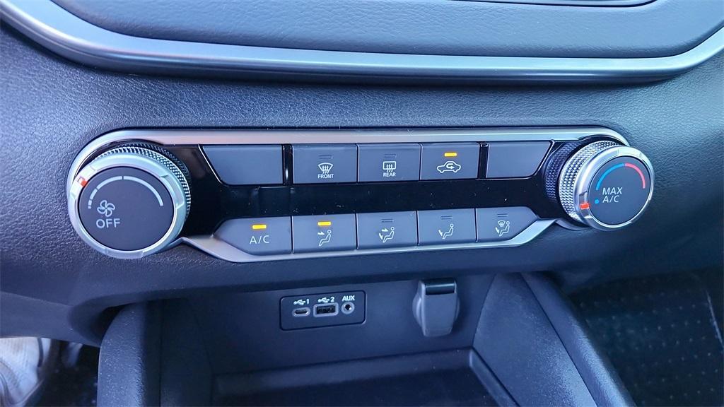 new 2025 Nissan Altima car, priced at $25,426