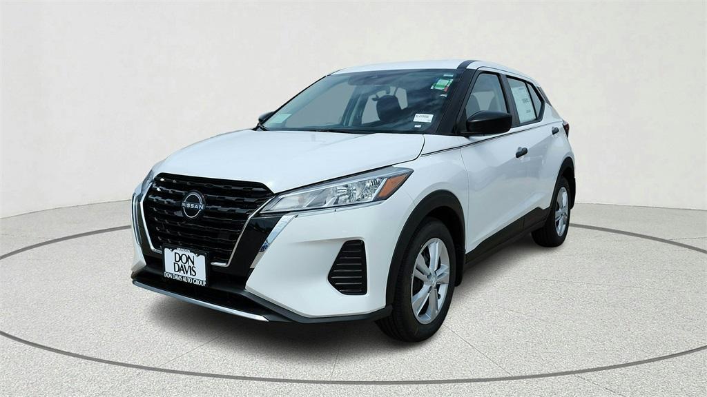 new 2025 Nissan Kicks Play car, priced at $20,347