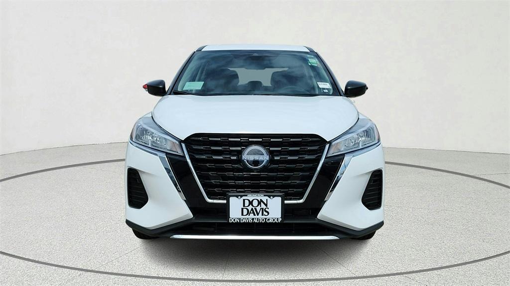 new 2025 Nissan Kicks Play car, priced at $20,347