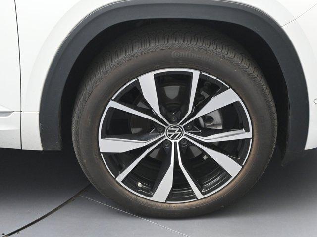 used 2025 Volkswagen Atlas car, priced at $44,987