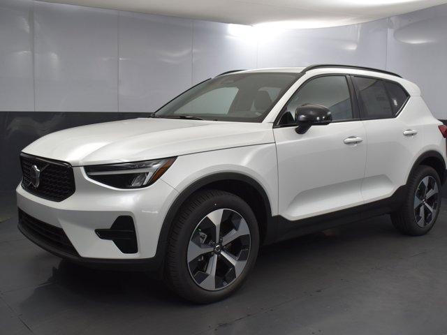 new 2024 Volvo XC40 car, priced at $45,525