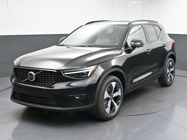 new 2025 Volvo XC40 car, priced at $48,315