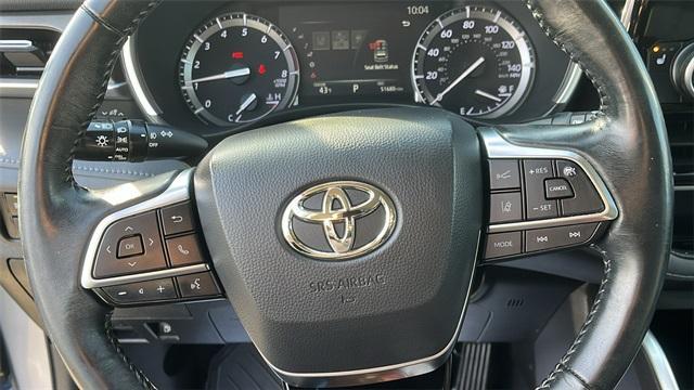 used 2021 Toyota Highlander car, priced at $32,995