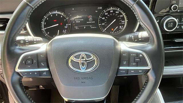 used 2021 Toyota Highlander car, priced at $32,495