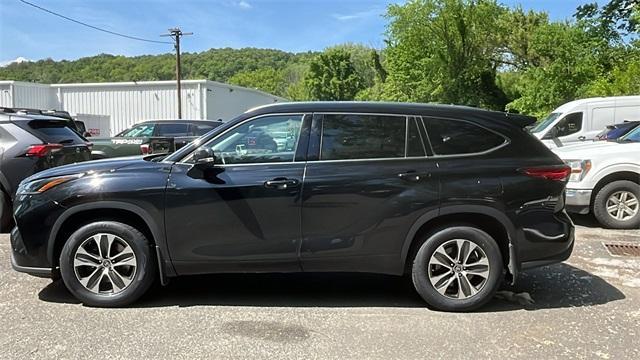 used 2021 Toyota Highlander car, priced at $32,495