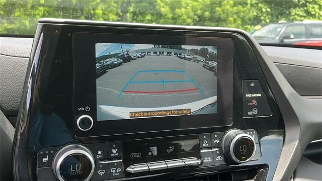used 2023 Toyota Highlander car, priced at $40,995