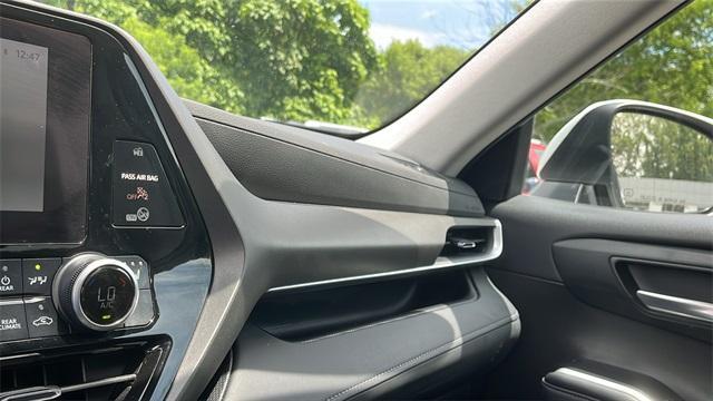 used 2023 Toyota Highlander car, priced at $40,995