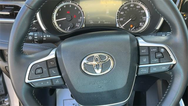 used 2024 Toyota Highlander car, priced at $43,495