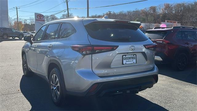 used 2024 Toyota Highlander car, priced at $43,495