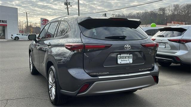 used 2024 Toyota Highlander car, priced at $52,495