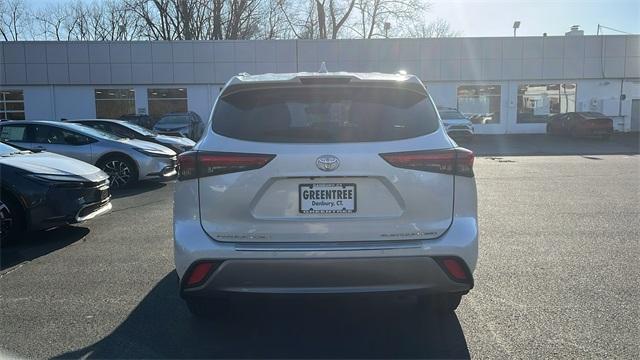 used 2023 Toyota Highlander car, priced at $48,995