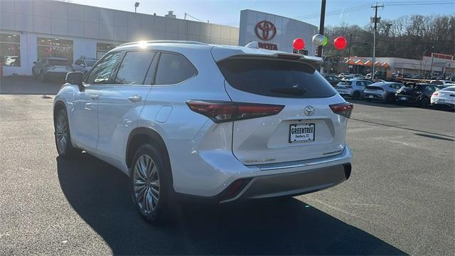 used 2023 Toyota Highlander car, priced at $48,995