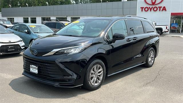 used 2022 Toyota Sienna car, priced at $39,995