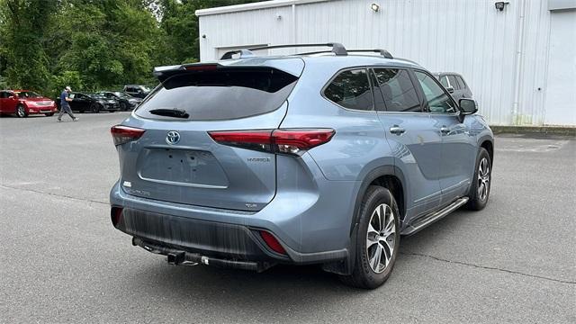 used 2021 Toyota Highlander Hybrid car, priced at $39,995