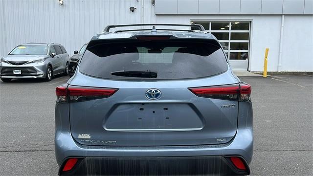 used 2021 Toyota Highlander Hybrid car, priced at $39,995