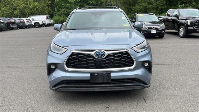 used 2021 Toyota Highlander Hybrid car, priced at $39,995