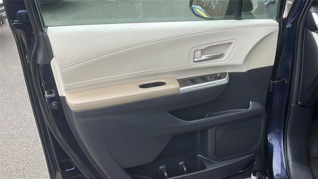 used 2023 Toyota Sienna car, priced at $39,995