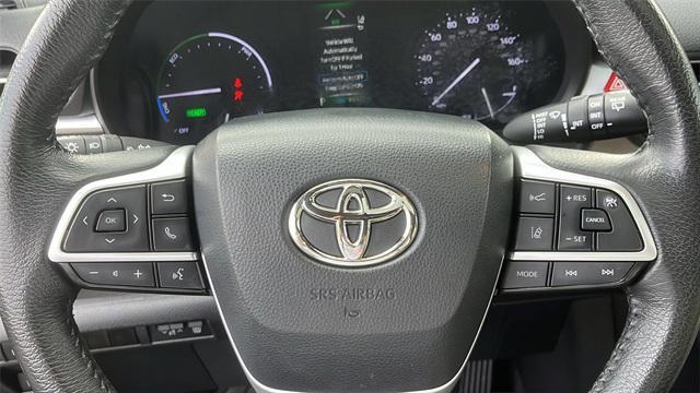 used 2023 Toyota Sienna car, priced at $39,995