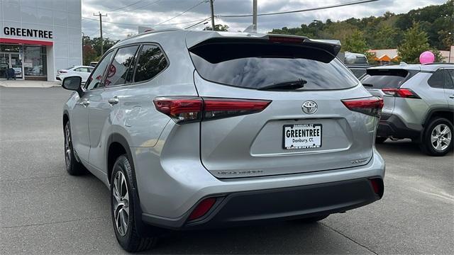 used 2022 Toyota Highlander car, priced at $35,995