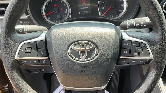 used 2022 Toyota Highlander car, priced at $32,695